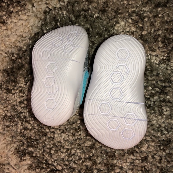 Baby Nike Blue & Gray Shoes | Size 2C - Picture 4 of 6